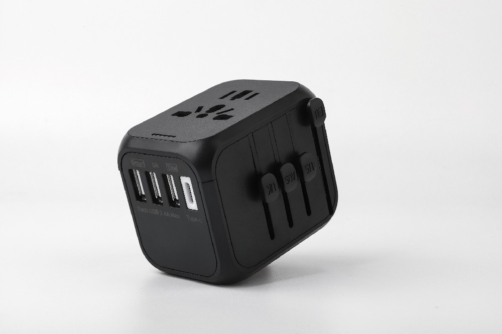 Universal travel adapter 3USB A+1USB C 5A